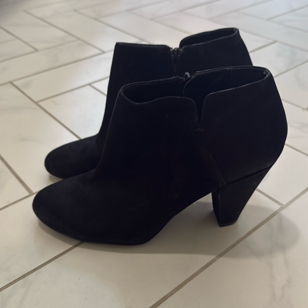 GB black booties